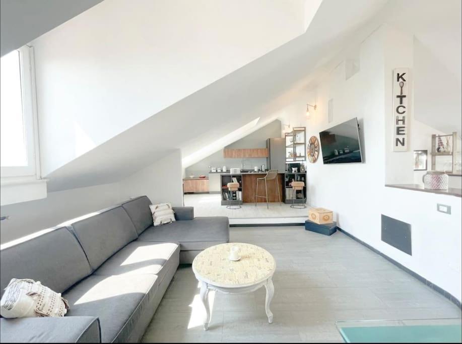 Apartamento Mansarda Vista Mare A Zinola Savona Exterior foto